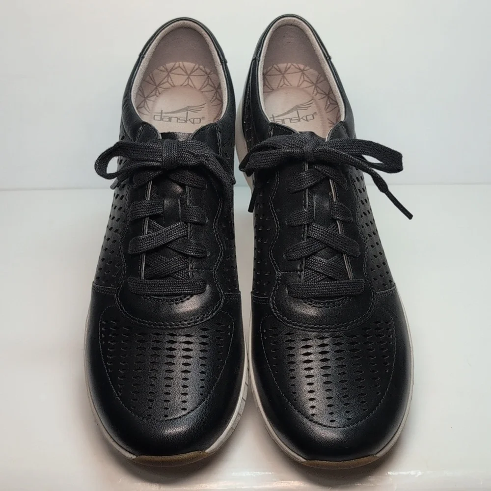NWOT Dansko Charlie perforated leather sneaker shoes women's size 10.5. EU 41